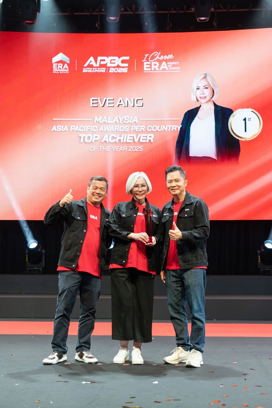 Eve Ang honoured on stage at the ERA Asia Pacific Awards